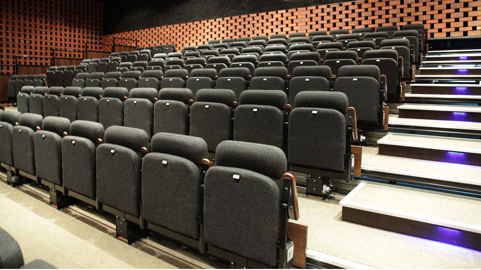 This high backed version of our classic chair is suitable for high end multipurpose auditoria providing comfort, finesse and practicality.